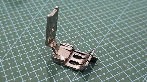 PIE DOBLE AGUJA 1/4X1/16 C/GUIA  AG GRANDE